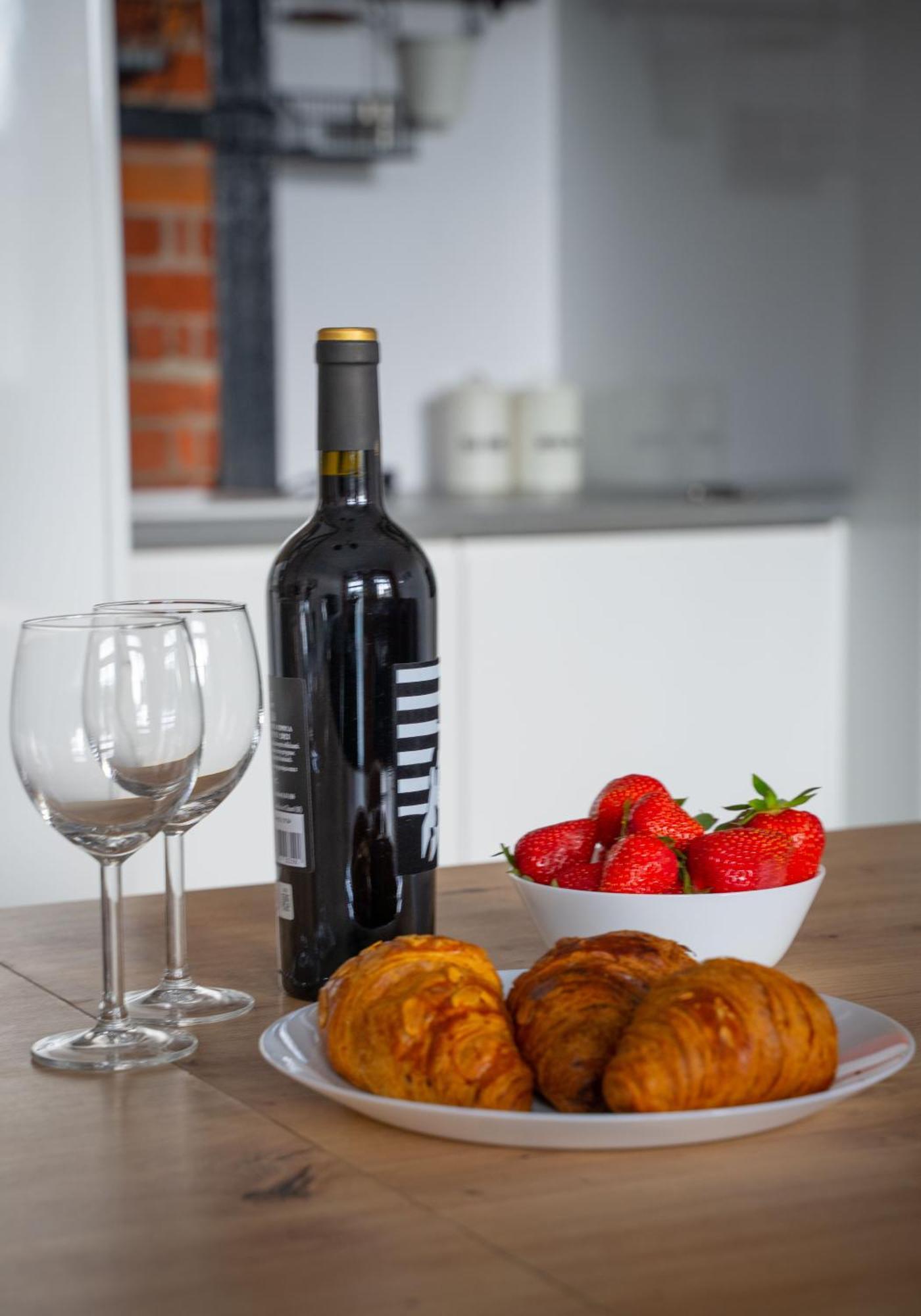 Apartament Z Antresola Nowa Papiernia Wrocław Exteriör bild